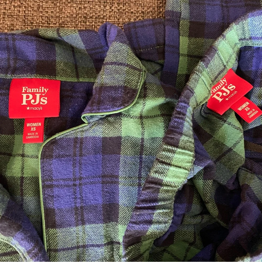 Family Pajamas excellent used